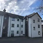 Gardenside, Free Private Parking Included, * Bowness-on-Windermere