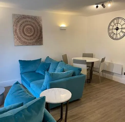 Gardenside, Free Private Parking Included, * באונס-און-ווינדרמיר