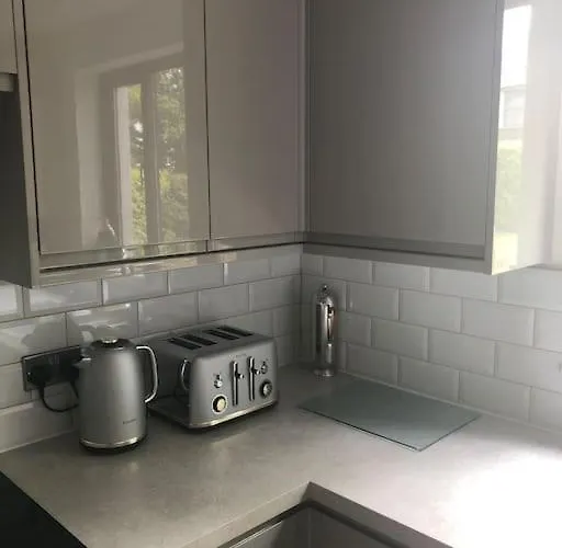 דירה Gardenside, Free Private Parking Included, *