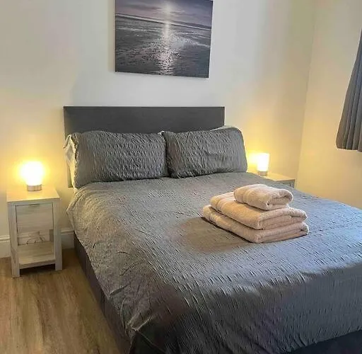 דירה Gardenside, Free Private Parking Included, באונס-און-ווינדרמיר