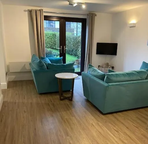 דירה Gardenside, Free Private Parking Included, *