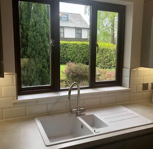 Gardenside, Free Private Parking Included, *